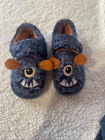 Chausson monstre taille 27