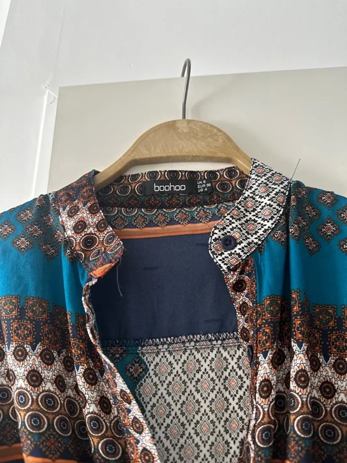 Robe Boohoo taille 36 – Tendance et en très bon état - photo numéro 2