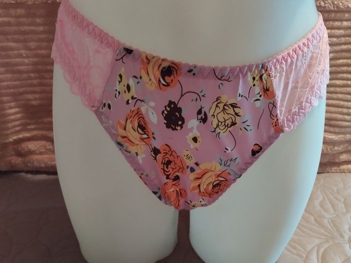 Ensemble sous vêtements rose fleurie - photo numéro 4