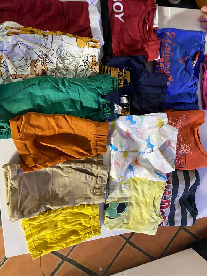 Lot 13 de vêtements enfants garçon taille 5/8ans