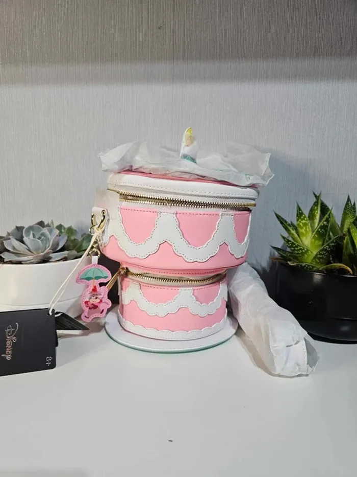 Sac à main Loungefly Alice au pays des merveilles (non-anniversaire cake) - photo numéro 2