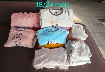 Lot pyjamas bodies 18/24 mois