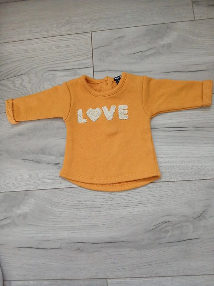 Pull ~ Kiabi ~ 1mois (52-55cm/4kg)