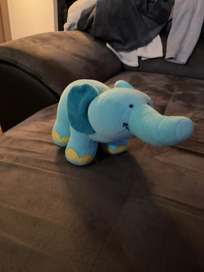 Peluche éléphant bleue - photo numéro 2