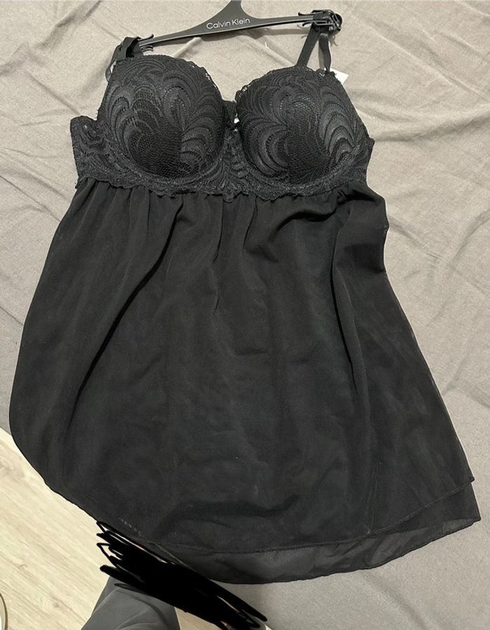 Nuisette en dentelle noir neuf avec étiquette - photo numéro 2