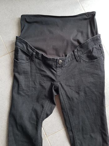 Jean noir de grossesse