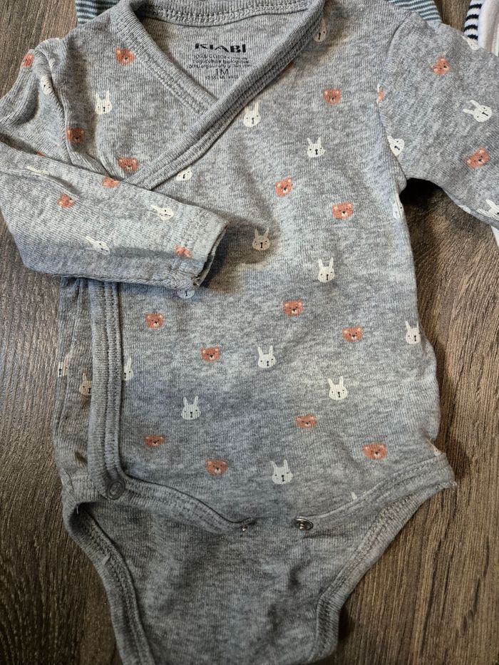 Lot de 8 bodys - photo numéro 3