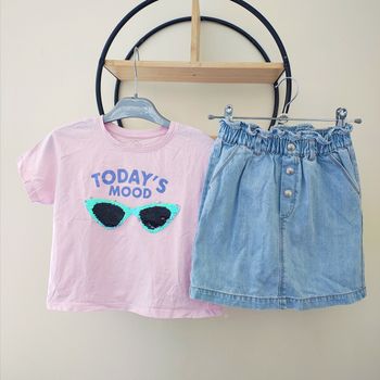 8 ans ensemble été Teeshirt tex et jupe en jean kiabi 