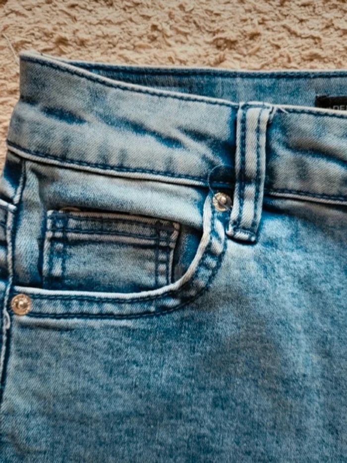 Jean skinny bleu Bershka XS
34 - photo numéro 10