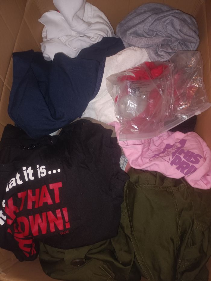 Lot revendeur vêtements neuf