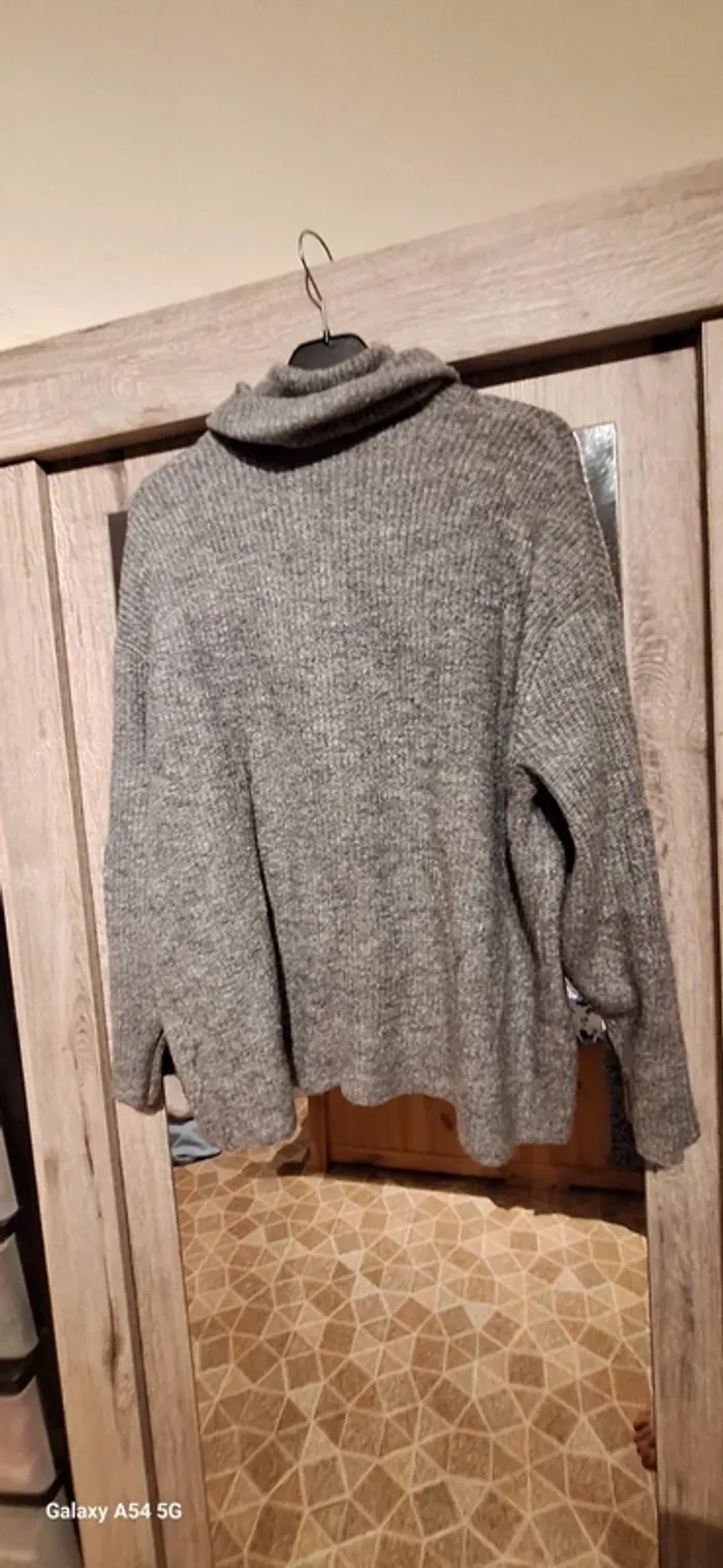 Pull h&m S - photo numéro 2