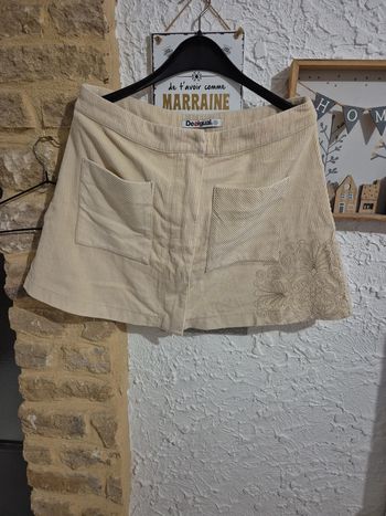 Mini-jupe forme trapèze velours côtelé beige Desigual taille 42