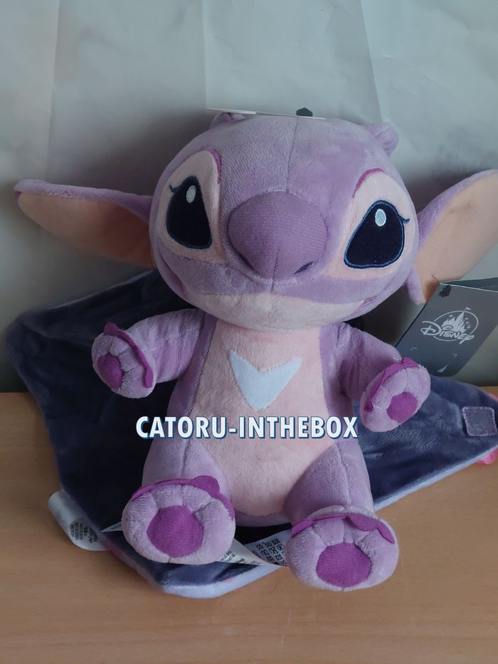 Doudou peluche avec couverture / Comforter Disney Store Lilo & Stitch : Angel - photo numéro 3