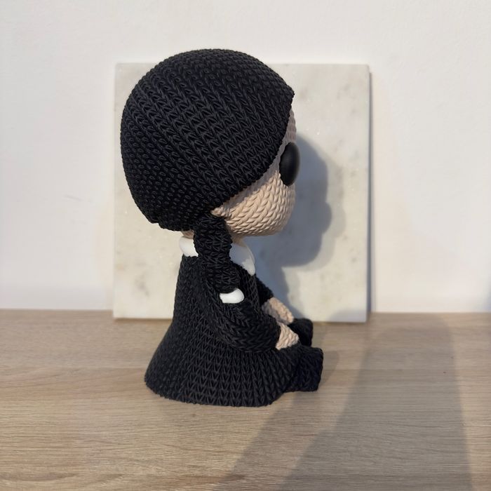 🖤 Figurine Mercredi Addams – 20cm 🕷️ - photo numéro 2