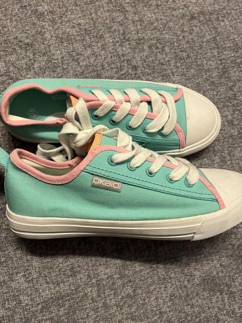 Chaussure fille neuve taille 34 verte et rose