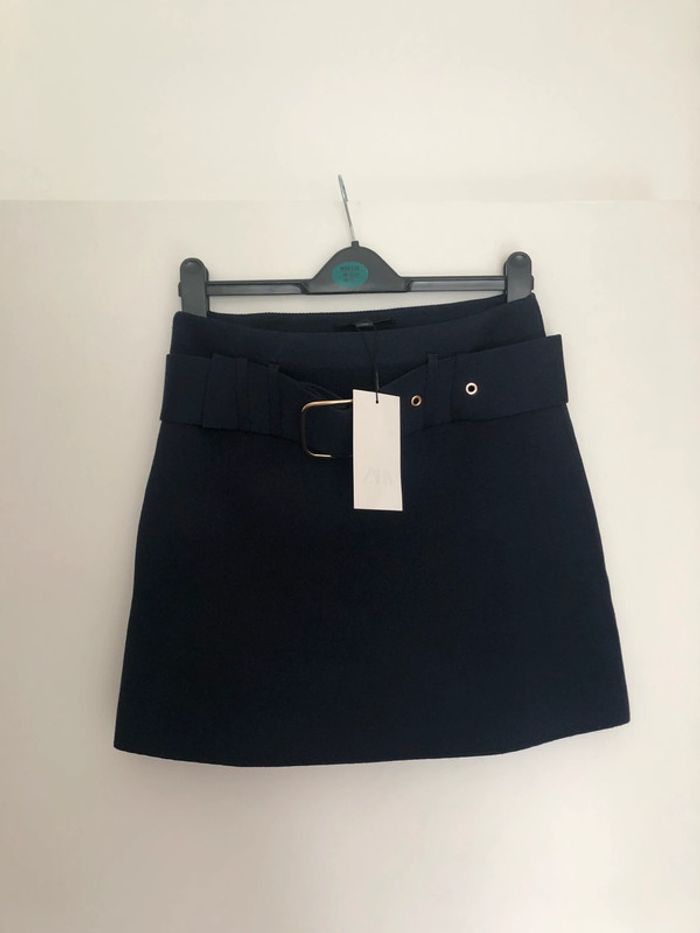 Superbe belle mini jupe en maille taille haute avec ceinture Zara neuve avec étiquette taille M