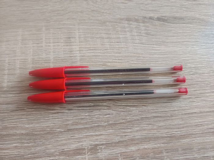 Lot stylos bille Bic rouge
