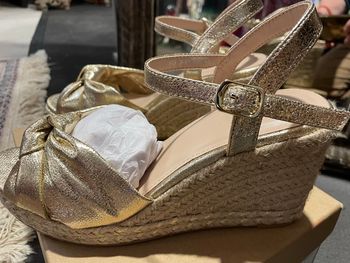 Compensée Vanessa wu 40 dorée 