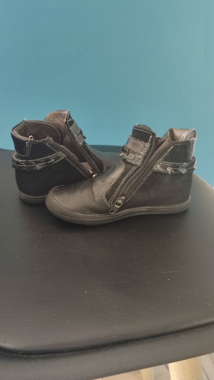 Chaussures pointure 24 - photo numéro 2