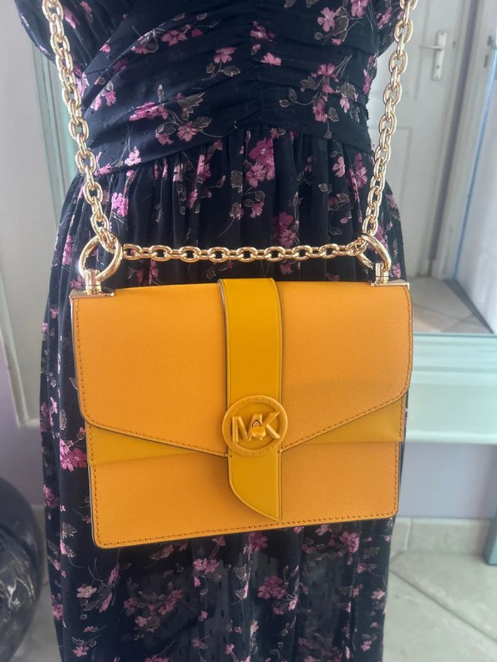 Sac Mickael kors jaune neuf - photo numéro 9