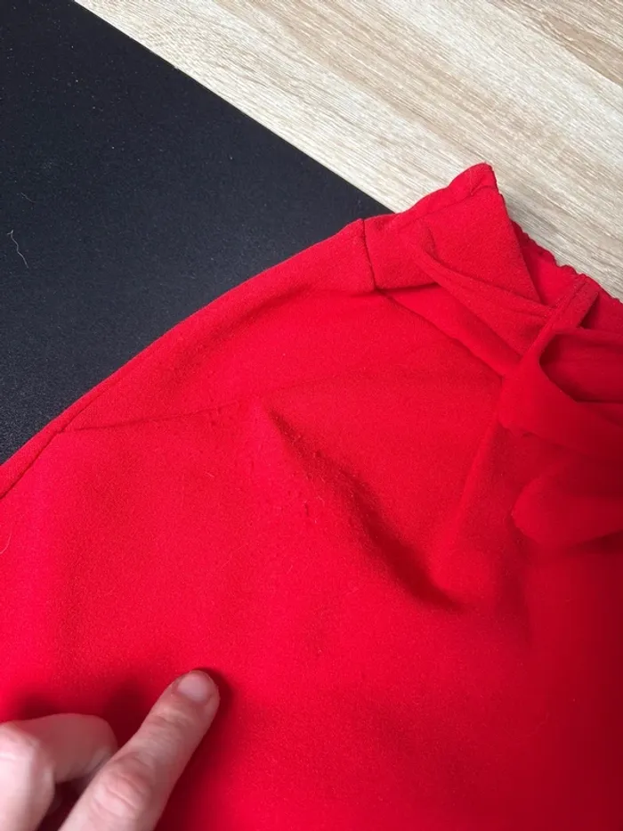 Short rouge taille S - photo numéro 4