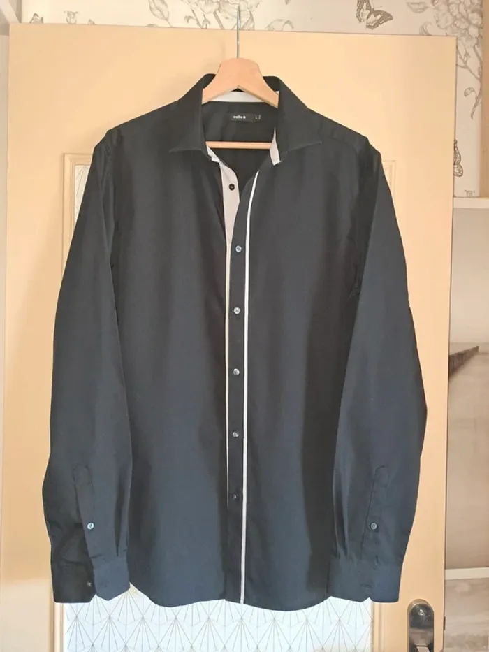 Chemise home noire Celio 41/42 L super état - photo numéro 2