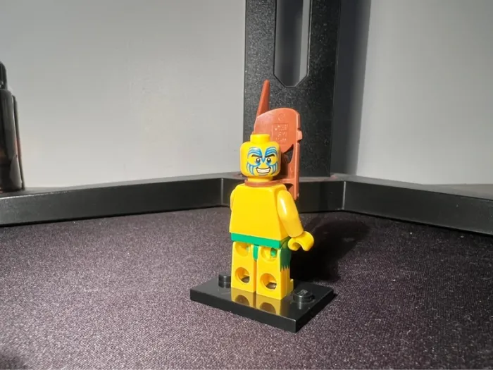 Lego figurine minifigure série 11 island warrior guerrier des îles tiki - photo numéro 3