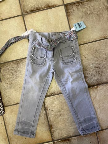 Jean gris avec ceinture 2ans