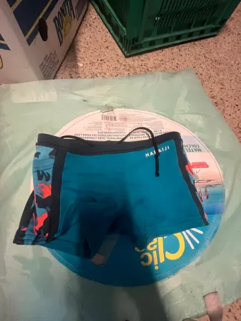 Short de bain taille 5 ans