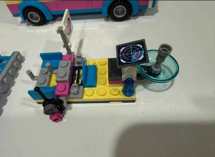 Lego Friends Le véhicule de mission d'Olivia 41333
- photo numéro 10