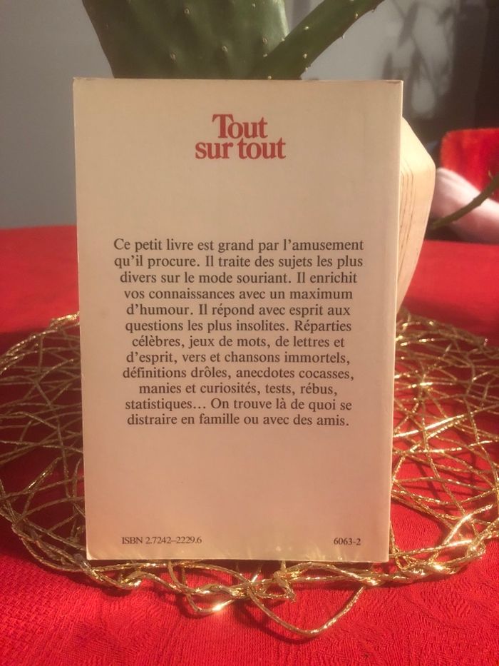 Tout sur tout - Petit dictionnaire de l’insolite et du sourire - photo numéro 2