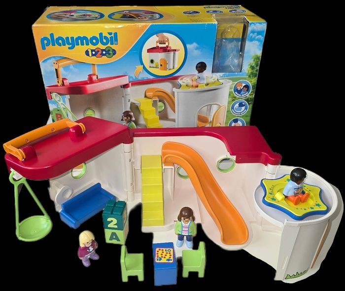 123 playmobil garderie transportable 70399 complète avec boite