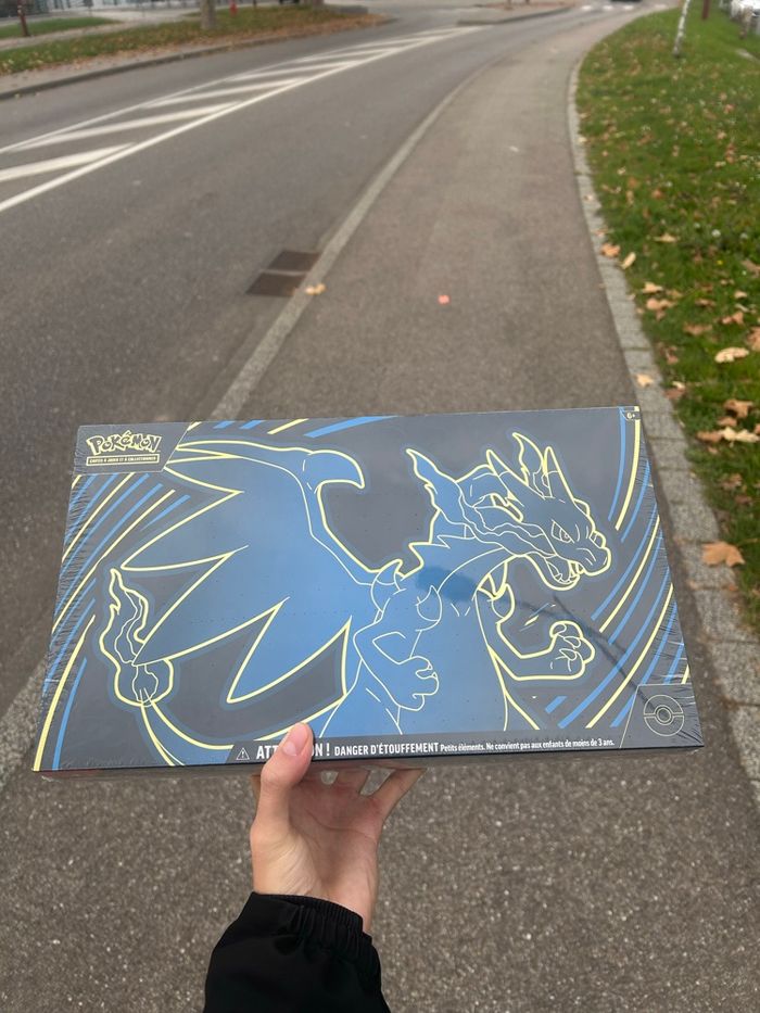 UPC Pokémon Dracaufeu flammes fantasmagoriques