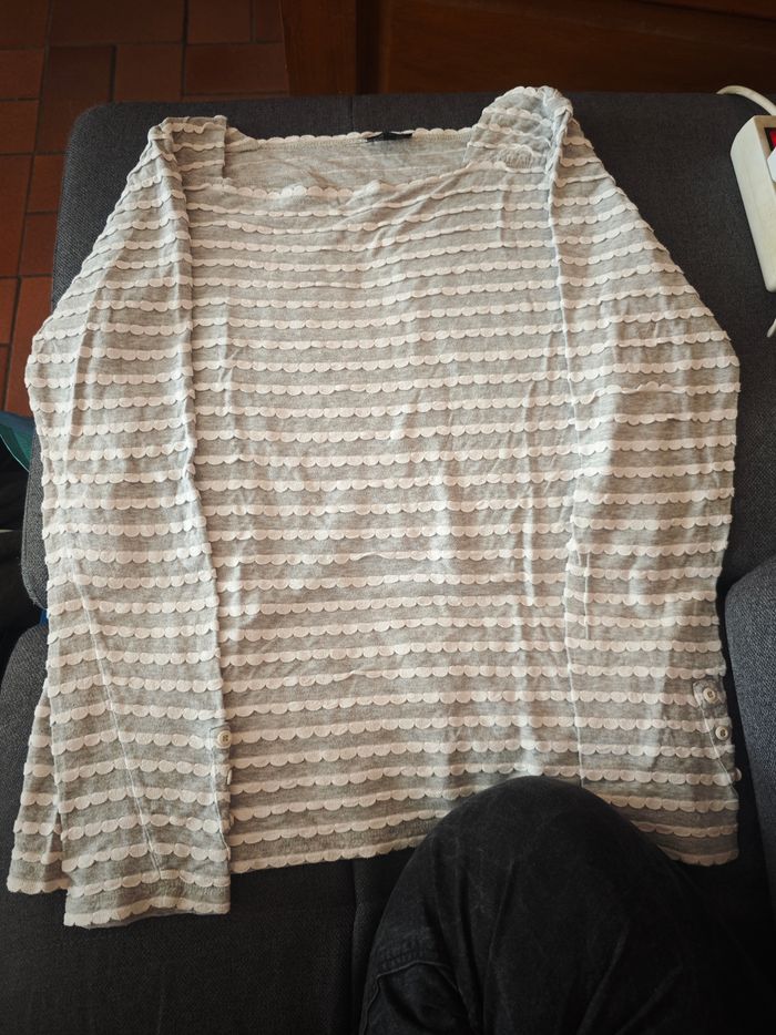 T-shirt gris et blanc manche longue taille L - photo numéro 2