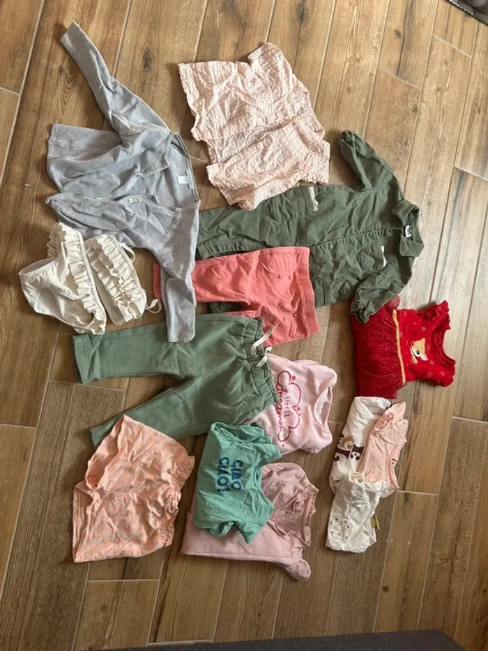 Lot vêtement bébé fille