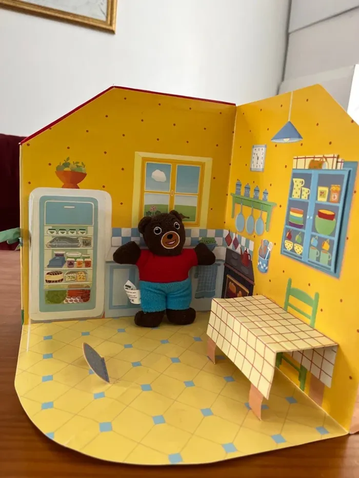Livre carrousel + petite peluche 🧸 - photo numéro 2