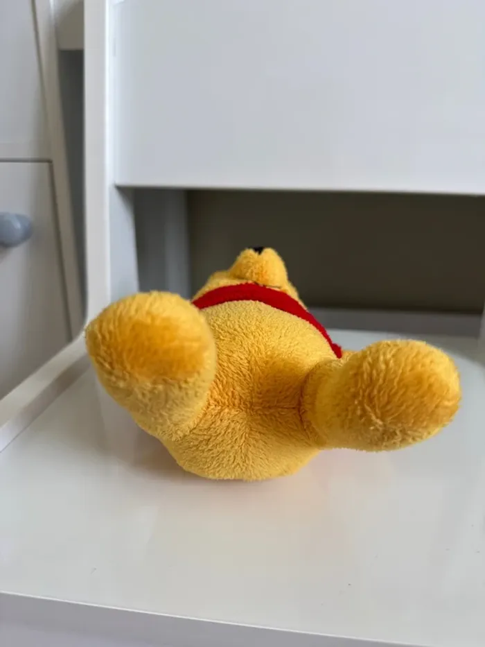 🧸petite peluche Winnie l’ourson - très bon état - nettoyé et désinfecté - photo numéro 4