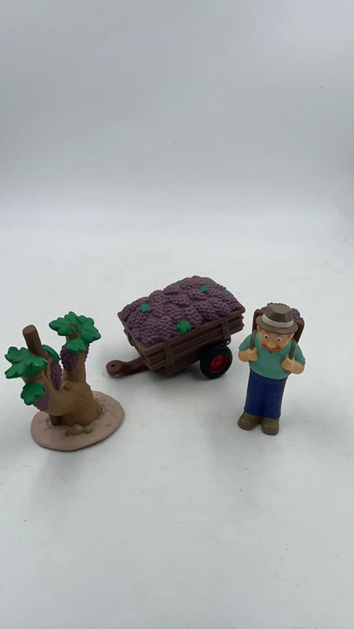 Lot de figurines les animaux de la ferme Viticulteur, charrette et vignes