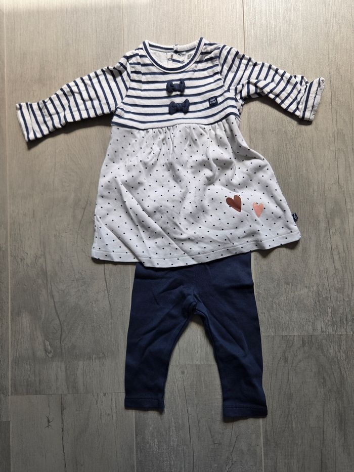 2 ensembles, 2 maillots ML, 1 leeging, 1 gilet