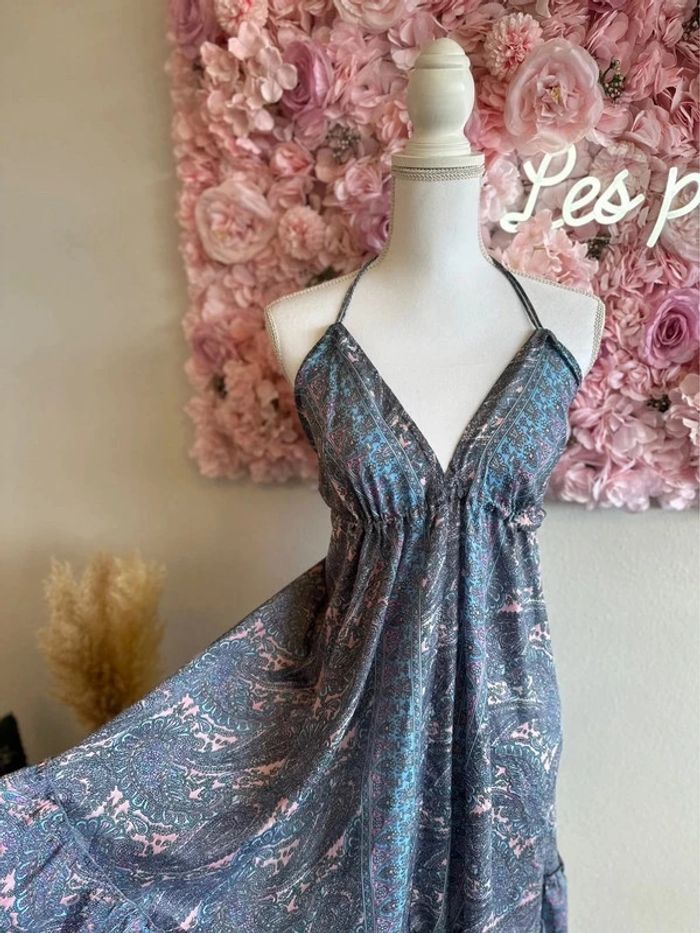 Robe d’été bohème en soie à motifs fleuris rose et bleu dos nu taille U - photo numéro 6