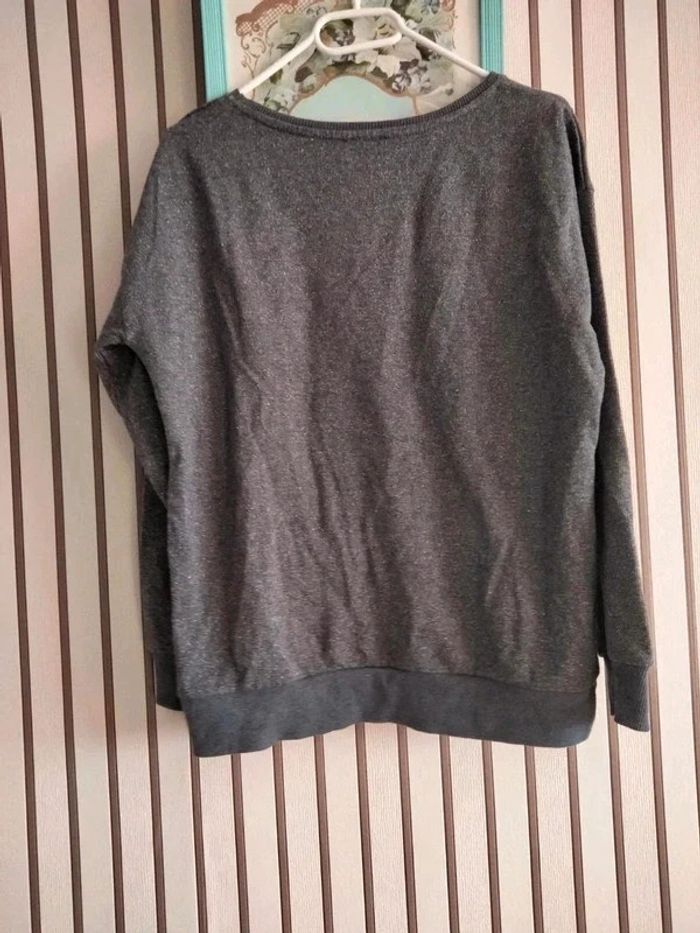 Sweat gris brillant taille M  chez Cache Cache - photo numéro 3