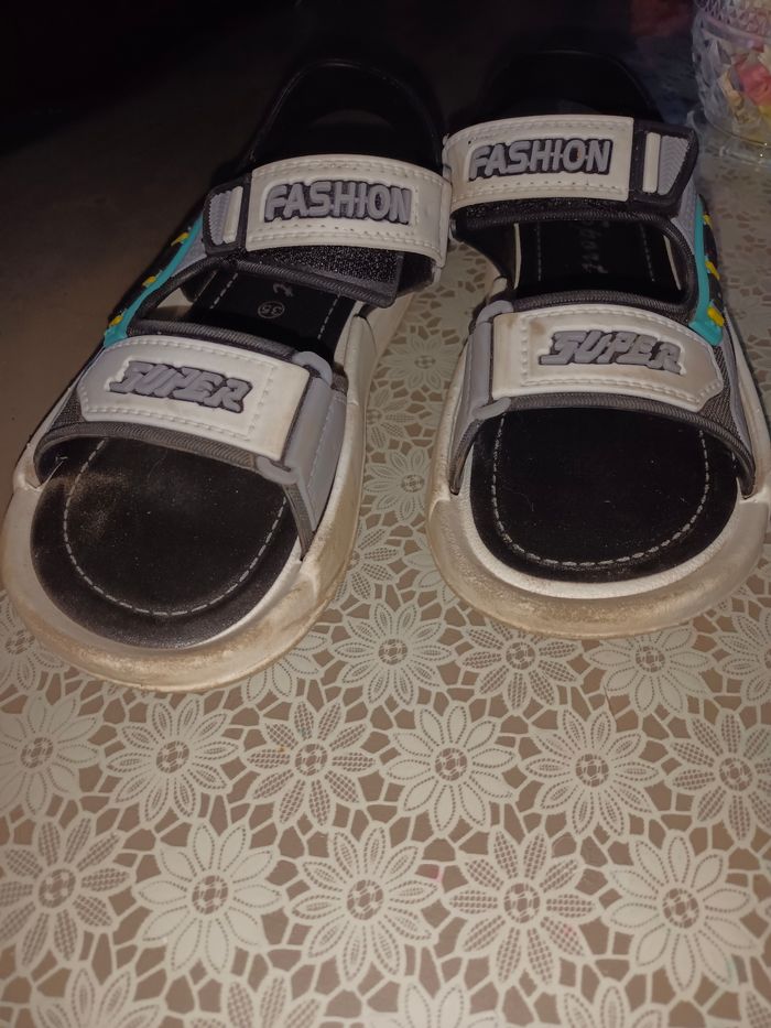 Claquettes garçon - photo numéro 3