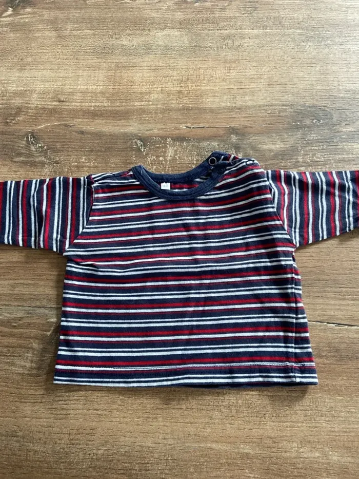 T-shirt 1 mois . - photo numéro 2