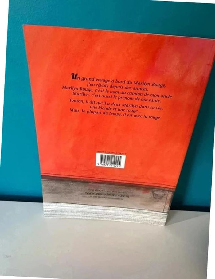 Livre école des loisirs marilyn rouge édition pastel - photo numéro 2