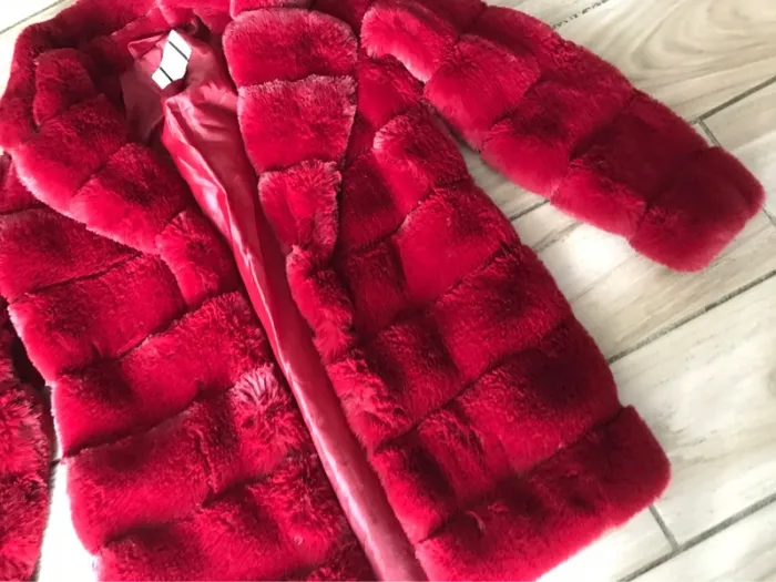 Manteau fourrure rouge Jennyfer S - photo numéro 2