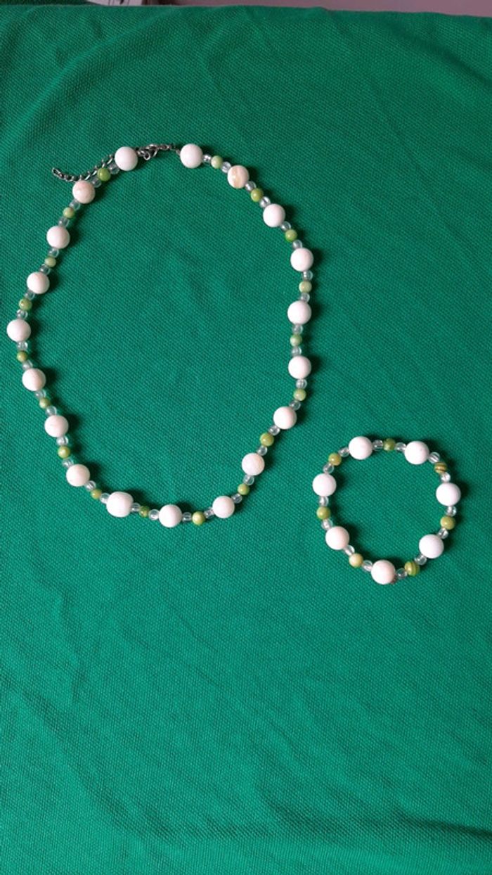 Collier et bracelet de perles fantaisie