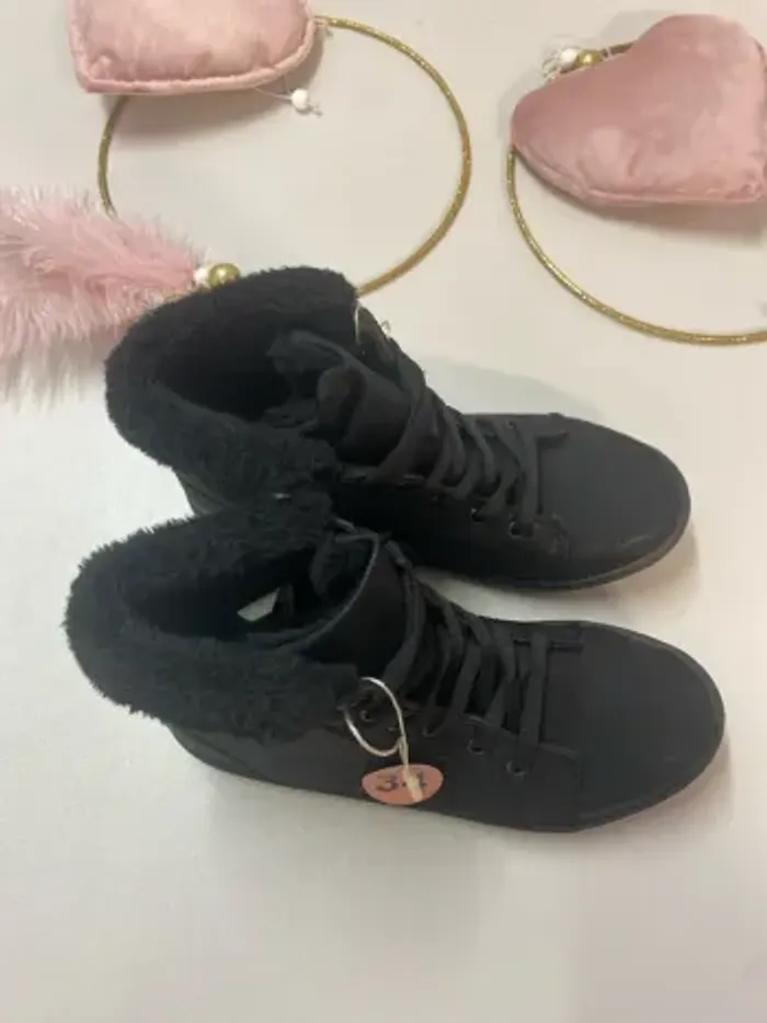 Bottines fille - neuf - fourrée - noire - Defacto - Taille 34 - photo numéro 2