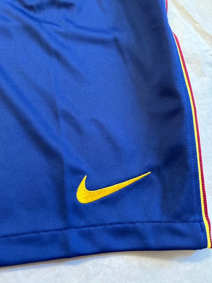 Short de foot Nike équipe FC Barcelone avec chaussettes taille 10/12 ans authentique neuf - photo numéro 5