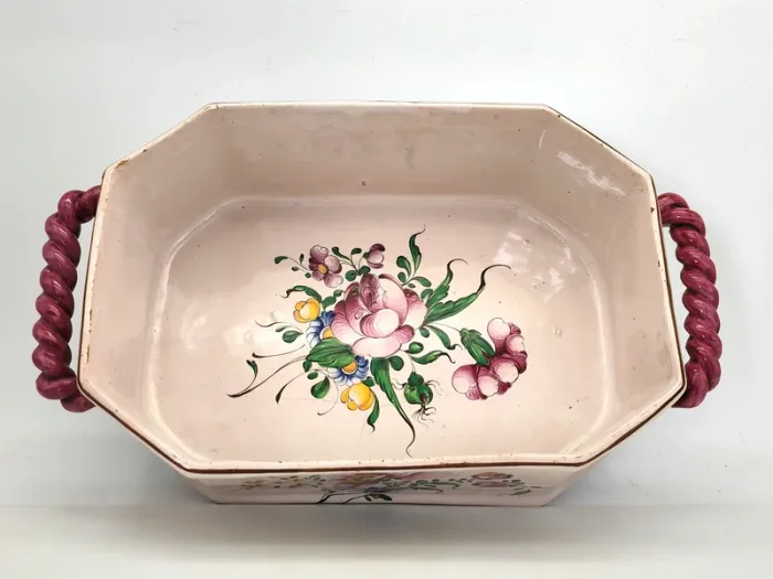 Ancien plat Les Islettes à anses torsadées