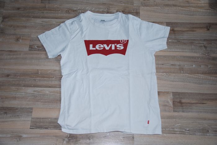 T-shirt homme taille S levis (15-16 ans)